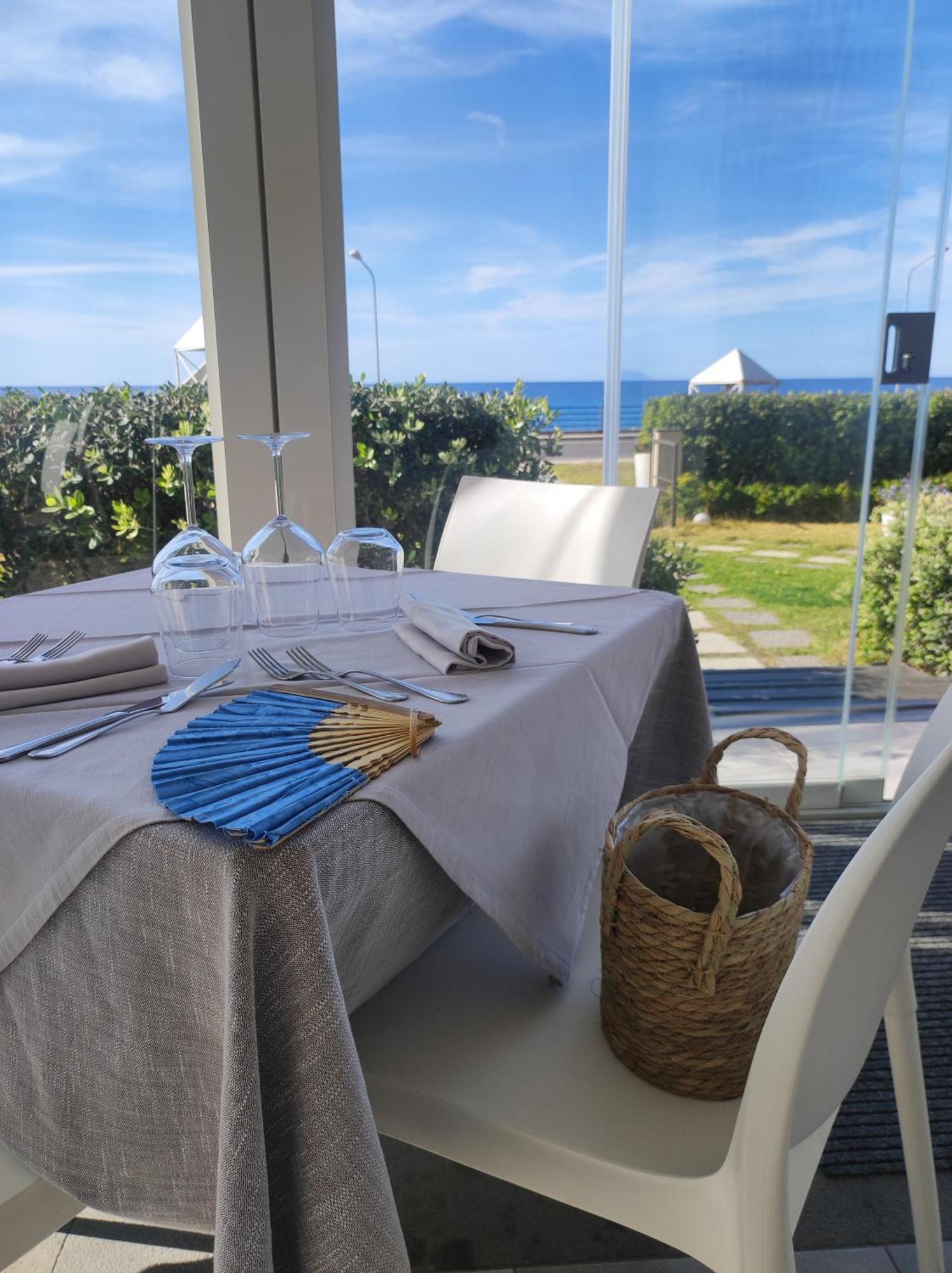Appartamenti Vacanze Villa Meo Villafranca Tirrena Exterior photo