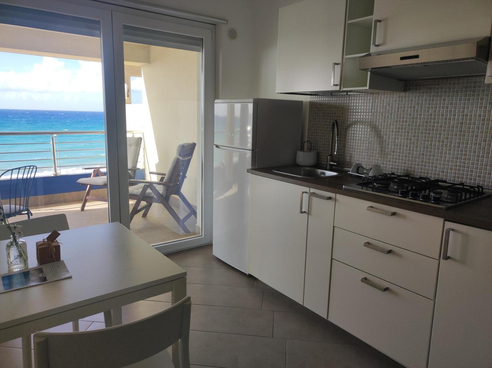 Appartamenti Vacanze Villa Meo Villafranca Tirrena Exterior photo